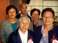 2012年7月14日に行われた第3アリアンサ入植85周年式典にレジストロから駆け付けた佐々木悟（後）とその家族