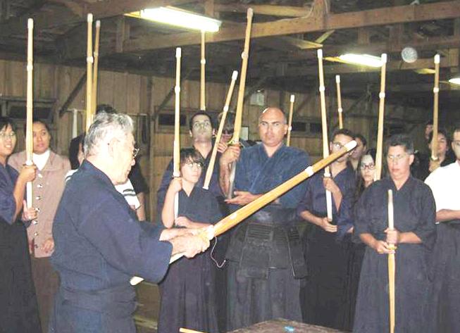 竹刀の手入れの講演会の様子（2014 Gshuku kendo Shoshinshas Frei Rgerio/SC）