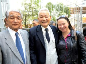 左から早川さん、永田さん、ナガノ市長