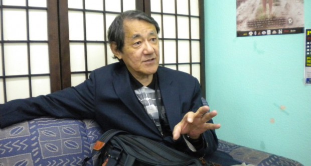 沖縄文化の面白さを語る渡邊教授