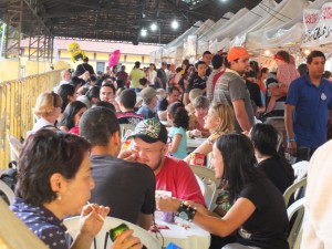 昼時には大変な賑わいを見せた屋台コーナー
