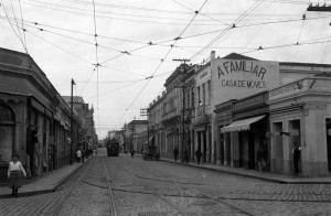 戦前のサンタイフィジェニア街（写真提供foto＝Casa de Guilherme de Almeida）