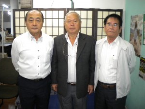 （左から）橋本実行委員長、有明会長、西川副会長