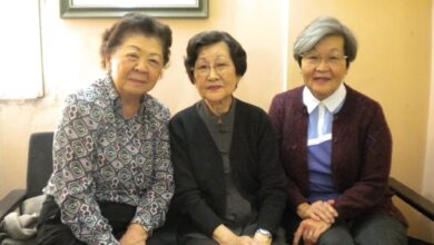 （左から）倉持会長、佐藤副会長、桜井さん