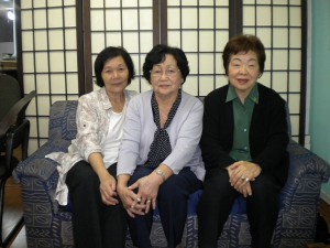 （左から）串間、富重、田中さん