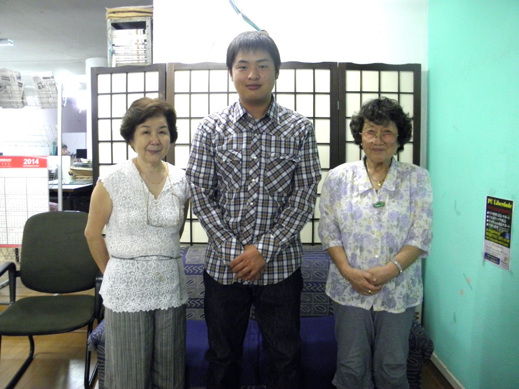 （左から）吉加江書記、湯田園さん、高橋会長