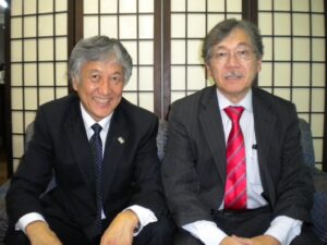 頃末理事長（左）と谷口実行委員長