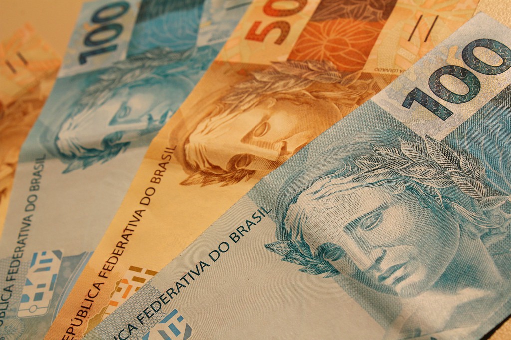 インフレとドル高で通貨価値が下がり続けるレアル（Marcos Santos/USP Imagens）