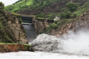 水不足で安定供給が難しくなりつつあるブラジルの水力発電所の様子（Foto: Diogo Moreira/A2 FOTOGRAFIA）