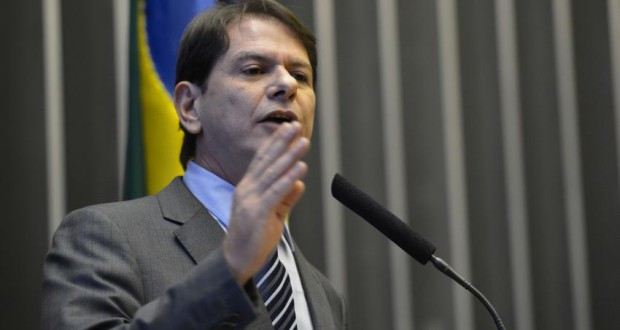 １８日の議会でのシジ氏（Fabio Rodrigues Pozzebom/Agência Brasil）