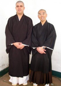 英陽さん（左）と池永上人