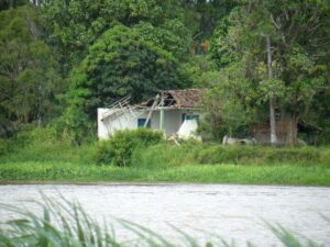 桂植民地の廃屋