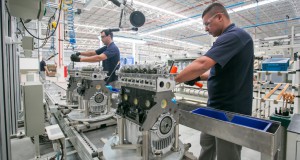 不況に突入するブラジル経済に殴り込みをかけるように、昨年８月に工場開設した中国のチェリー自動車（Foto: CheryBrasil/SDPress）
