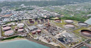 南西石油＝2010年７月（提携紙＝沖縄タイムス2015年３月28日）