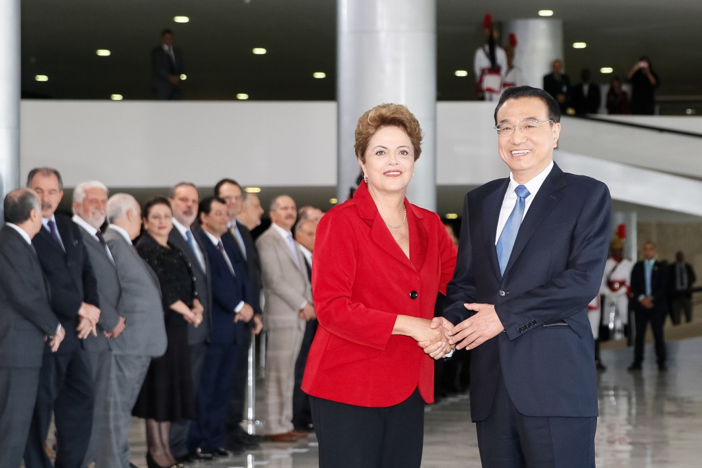 李首相（右）を迎えるジウマ大統領（Roberto Stuckert Filho/PR）