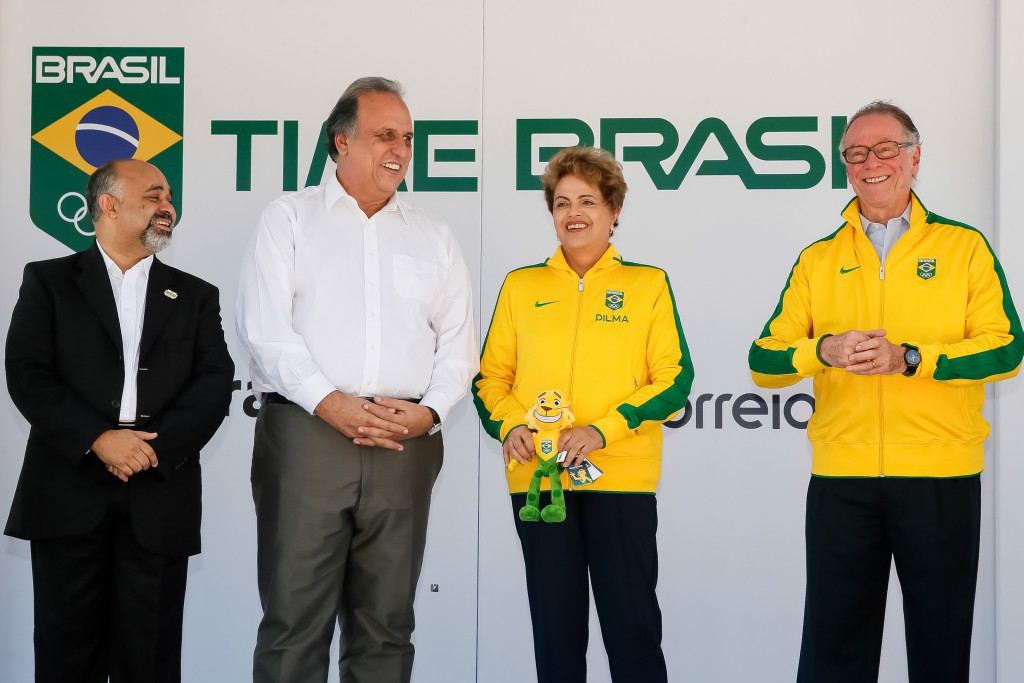 ２３日、オリンピックデーを祝う式典のジウマ大統領（中央）（Roberto Stuckert Filho/PR）