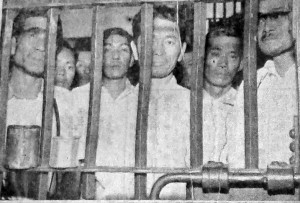 警察に勾留されていた時の桜組の代表者ら（パウリスタ新聞1954年12月９日付記事の写真より）