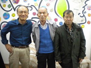 （左から）徳力、村崎、石塚さん