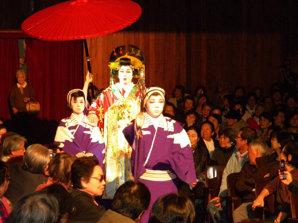 2011年５月、前回の文協公演で披露され、観客から歓声が上がった珍しい花魁姿