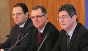 新しい暫定令676に関する記者会見にて（左から）バルボーザ企画相、ガバス社会福祉相、レヴィ財相（Lula Marques/Agência PT）