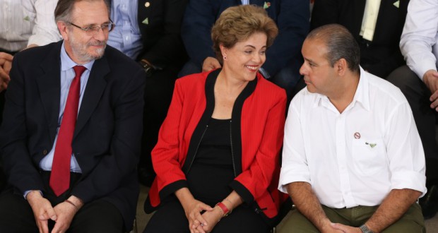 にこやかな表情を浮かべる１３日のジウマ大統領（Lula Marques/Agência PT）