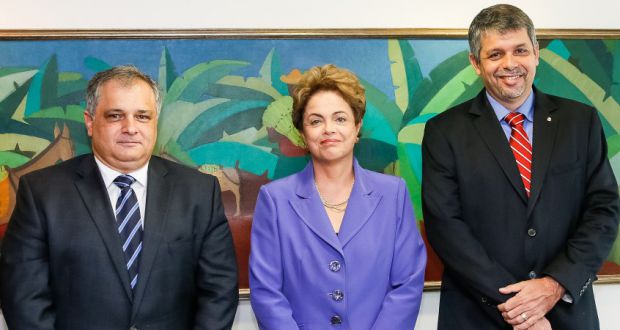 今後の連邦政府の行方の鍵を握ると見られる二人。左からレナン上院議長、テメル副大統領（Foto: Antônio Cruz/Agência Brasil）