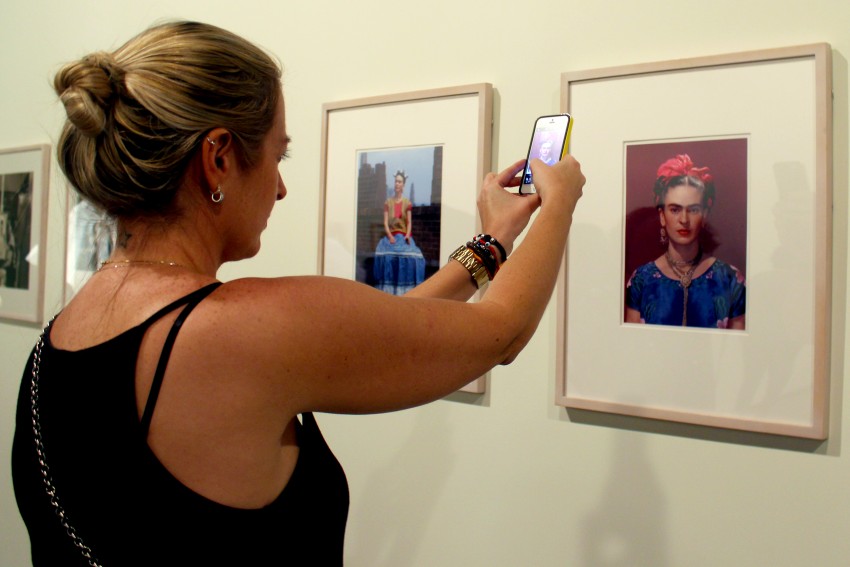 フリーダ・カーロの展示会での風景(André Tambucci/Fotos Públicas)