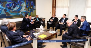 バルボーザ企画相が参加した9日の上院での会議風景（Jonas Pereira/Agência Senado）