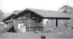 郁太郎家の木造の住宅