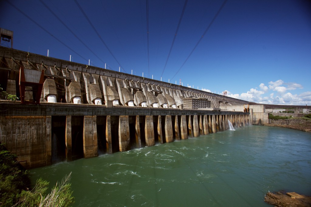 世界最大級の発電能力を持つイタイプーダム（Foto: Itaipu Binacional）
