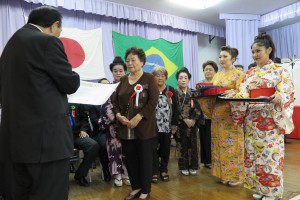 功労表彰された歴代婦人会長の皆さん