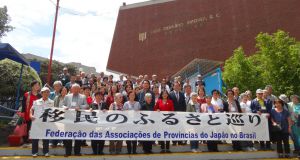 メキシコ学院前にて