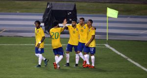 ガブリエル（中央）らを中心に得点を喜ぶ五輪セレソン（Sidney Oliveira/Agência Pará）