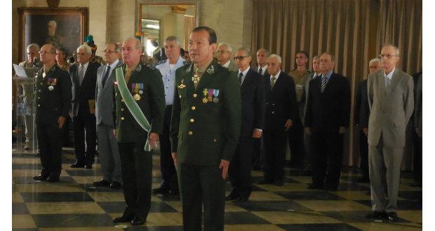 リオ東部軍司令部で24日、五輪安全対策責任者の任命式に臨む岡村さん（提供写真）