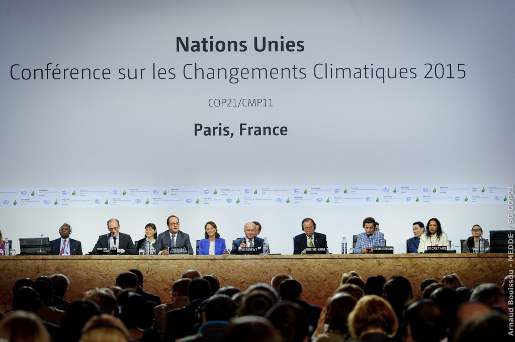 およそ２週間にわたる議論の末ＣＯＰ２１は閉幕した（Arnaud Bouissou/COP21）