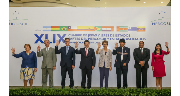 ２１日の会議に集まった南米首脳たち（Roberto Stuckert Filho/PR）
