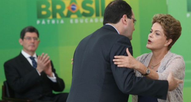 バルボーザ財務相就任式でのジウマ大統領（Foto Lula Marques/Agência PT）