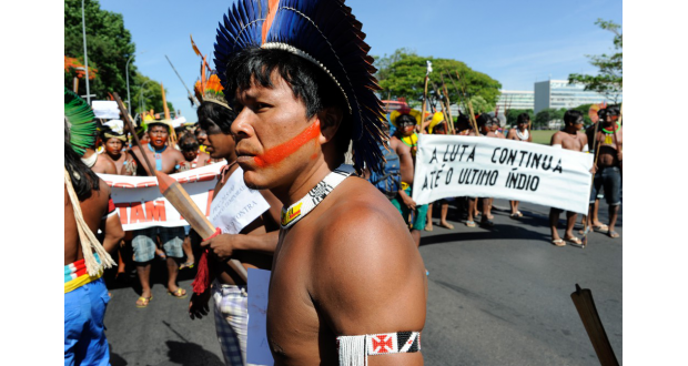 ブラジルの先住民族は定期的にブラジリアで権利保護の活動を行っている（Lucio Bernardo Junior/Camara dos Deputados）