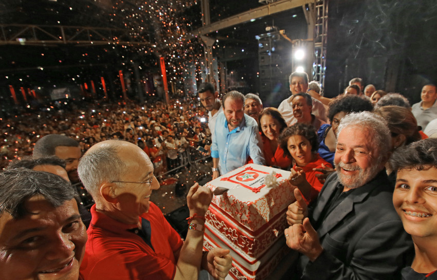 ２７日、サンターナ氏のスキャンダルの裏で行われたＰＴ創設３６周年を記念した祝賀会で（Ricardo Stuckert/Instituto Lula）