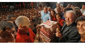 ２７日、サンターナ氏のスキャンダルの裏で行われたＰＴ創設３６周年を記念した祝賀会で（Ricardo Stuckert/Instituto Lula）