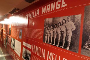 ＣＭＣには「Família Mange」と大書きされた展示スペースには、万次本人と子どもたちの写真があった