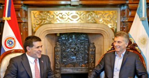 左からパラグァイのオラシオ大統領、アルゼンチンのマクリ大統領（Foto: Presidencia de la República del Paraguay）