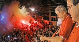支持者に語りかけるルーラ前大統領（Ricardo Stuckert/Instituto Lula）