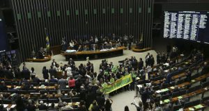 １５日の下院本会議の様子（Marcelo Camargo/Agência Brasil）