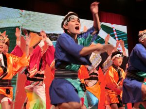 会場を沸かせた若手の阿波踊り