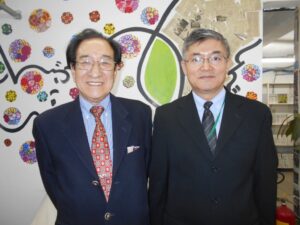 利用を呼びかける坂和副会長、渡辺診療部長