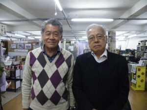 来社した目差さん（左）と金城さん