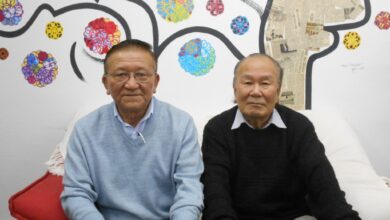 案内のため来社した片山会長、文野副会長