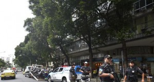 ファット・ファミリー再奪還のため街頭に出る警官達（アジェンシア・ブラジルより）