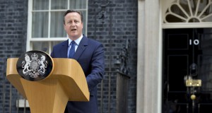 国民投票から一夜明け、英国のＥＵ離脱を宣言するキャメロン首相（Tom Evans/Crown Copyright）